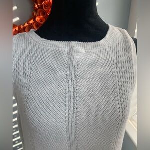 Sleeveless cotton sweater